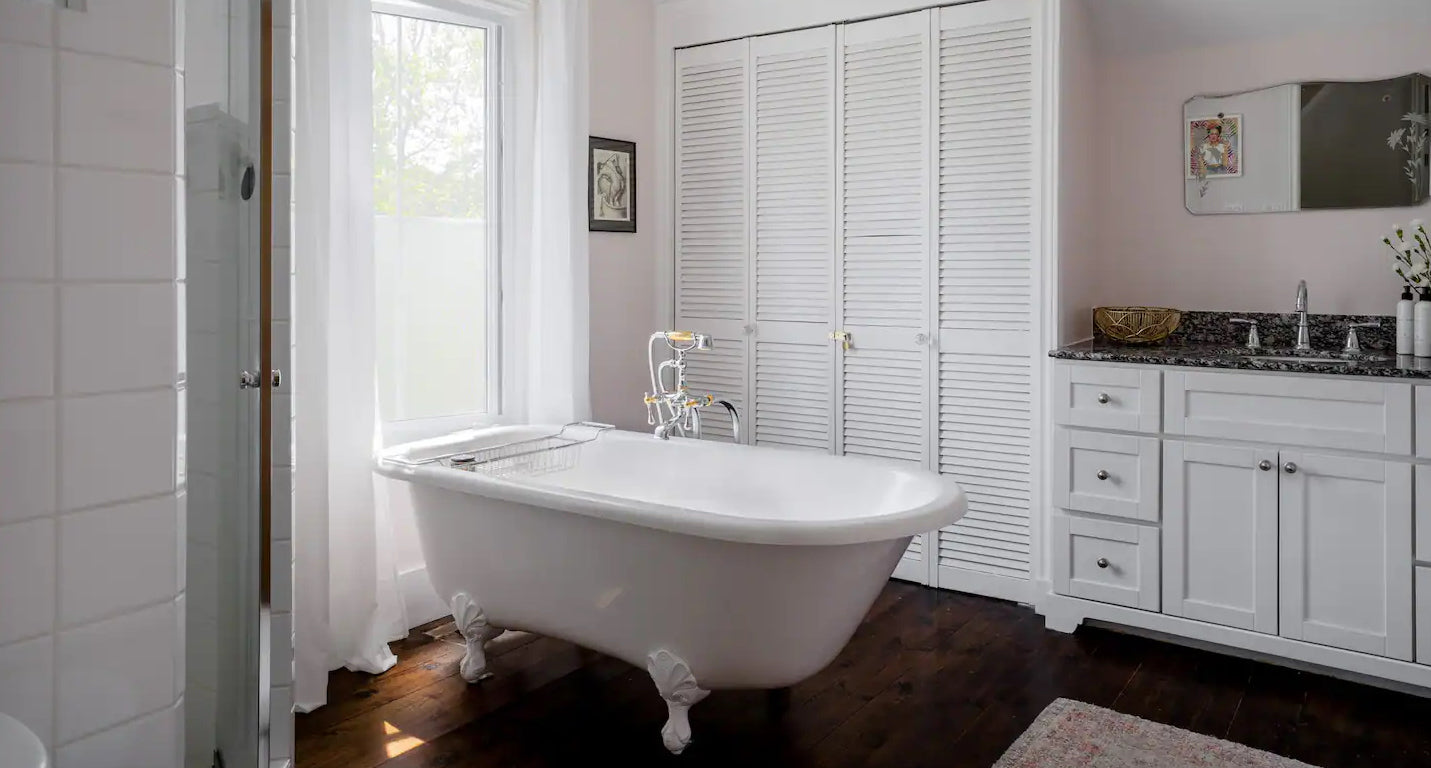 Clawfoot tub in a big country bathroom